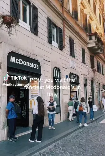 Gerai McDonald's yang mewah di Italia