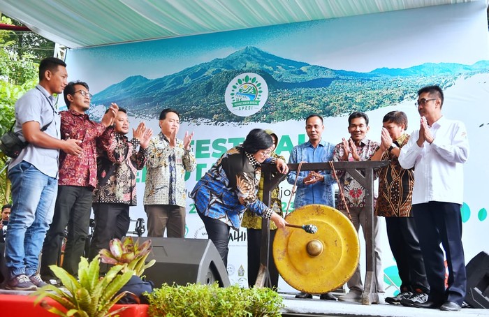 Menteri LHK Buka Festival Perhutanan Sosial dan Musyawarah Nasional AP2SI di Mojokerto