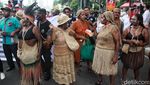 Minta Diangkat ASN, Warga Papua Demo di Patung Kuda