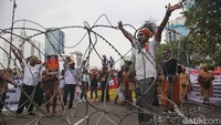 Meski begitu, demo berjalan tertib.