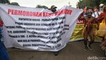 Minta Diangkat ASN, Warga Papua Demo di Patung Kuda