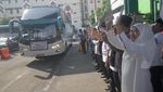 Potret Keberangkatan Jemaah Calon Haji Kloter Pertama di Berbagai Daerah