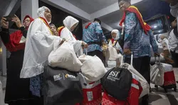 Potret Keberangkatan Jemaah Calon Haji Kloter Pertama di Berbagai Daerah