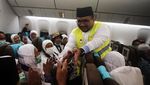 Momen Menag Lepas Keberangkatan Jemaah Haji Kloter Pertama Jakarta