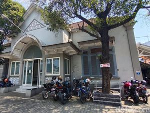 Bulan Kanker Payudara dan Pita Kecil Berwarna Pink