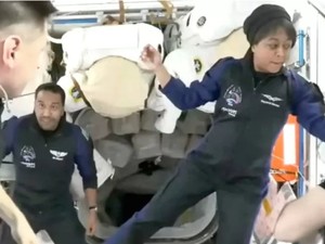 Astronaut Perempuan Arab Pertama Telah Mendarat di Stasiun Luar Angkasa