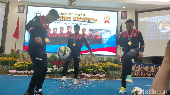 Pemberian Beasiswa kepada Pemain Timnas U-22 di Udinus Semarang, Rabu (24/5/2023).