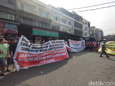 Potret Ruko Makan Jalan di Pluit Dibongkar Diwarnai Aksi Demo
