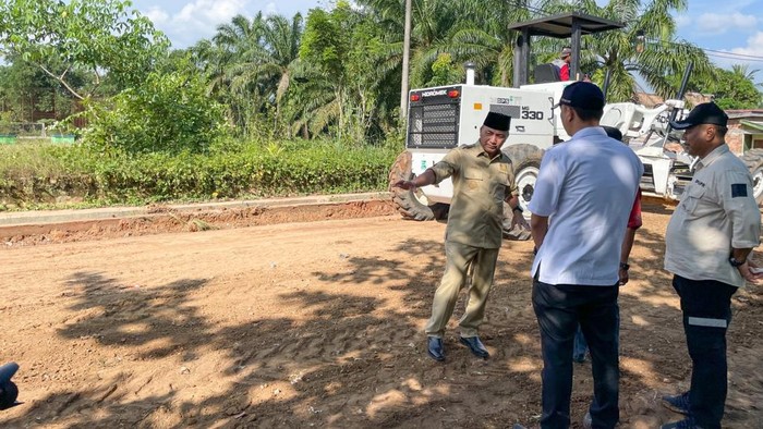 Perbaikan jalan rusak di Musi Banyuasin