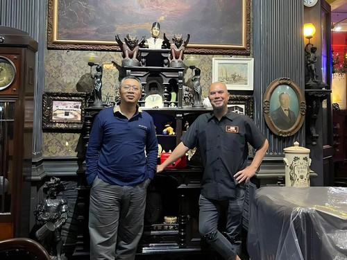 Pertemuan Gubernur NTB Zulkieflimansyah dengan Ahmad Dani di kediamannya pekan lalu. Foto: Istimewa