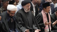 Juru bicara Masjid Istiqlal Abu Hurairah mengatakan, setiba di Istiqlal, Seyyed Ebrahim dibawa ke ruang VIP untuk mengobrol santai dengan Nasaruddin. Setelah itu jelang waktu salat Zuhur, Seyyed Ebrahim ke lantai utama untuk menunaikan salat berjemaah.  