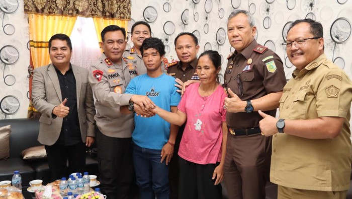 Proses perdamaian antara Erlina Zebua dan pelapornya