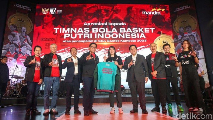 Timnas Basket Puteri Indonesia berhasil meraih medali emas pada SEA Games 2023 lalu. Mereka pun mendapat apresiasi berupa dana pembinaan Rp 2 miliar.