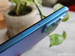 Menggenggam Redmi Note 12 Pro, HP Xiaomi Rp 3 Jutaan
