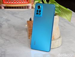 Menggenggam Redmi Note 12 Pro, HP Xiaomi Rp 3 Jutaan