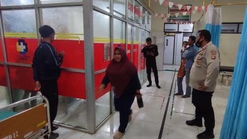 Suasana ruangan Instalasi Gawat Darurat (IDG) RSUD Dompu tempat korban pembacokan dirawat. (IST)