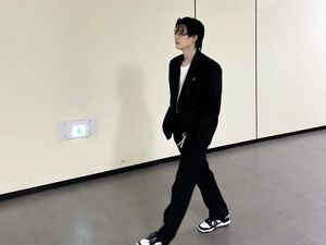 Heboh Video Suga BTS Sampai Jakarta, Celana Pendek Jadi Sorotan