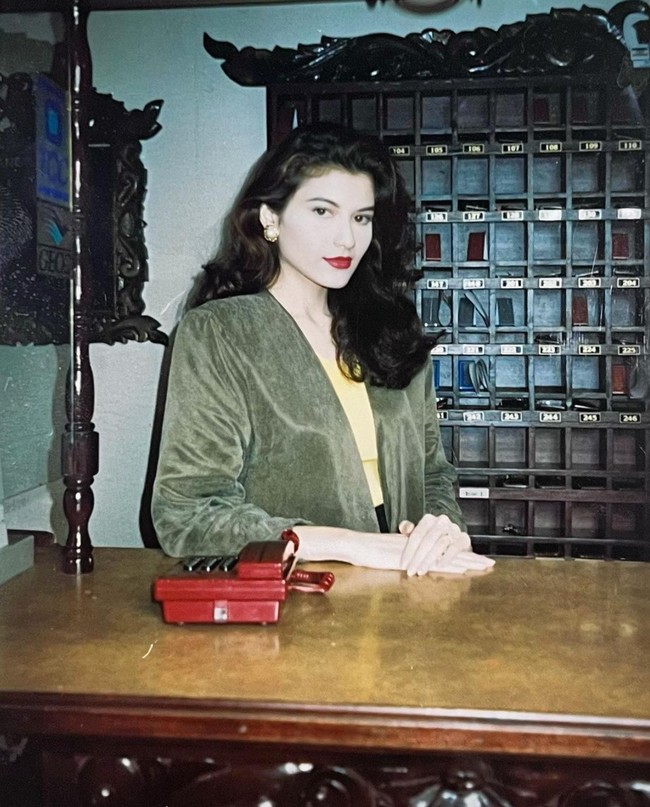 Nama Tamara Bleszynski sendiri cukup dikenal di dunia hiburan tanah air. Walaupun belakangan ini dirinya sudah jarang tampil di layar kaca, namun sebelumnya Tamara sudah banyak membintangi berbagai judul film dan sinetron. Tak hanya itu saja, dirinya juga sempat berkarier sebagai model. Foto: Instagram/@tamarableszynskiofficial