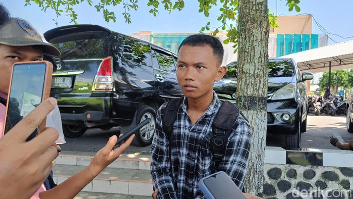 Teguh Itmamul Umam (18), siswa SMK Giripuro Sumpiuh, Banyumas, yang ditelepon langsung oleh Jenderal Dudung untuk ditawari menjadi Bintara TNI. Dipotret pada Rabu (24/5/2023).