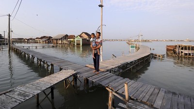 Terendam Pasang Laut, Permukiman di Demak Bak Kota Apung