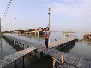 Terendam Pasang Laut, Permukiman di Demak Bak Kota Apung