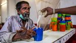 Warga Sri Lanka Ternyata Juga Suka Minum Tuak