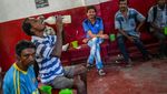 Warga Sri Lanka Ternyata Juga Suka Minum Tuak