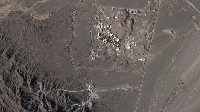 Wujud Bom AS yang Diklaim Bisa Tembus Fasilitas Nuklir Bawah Tanah Iran This satellite photo from Planet Labs PBC shows Iran's Natanz nuclear site near Natanz, Iran, on April 14, 2023. A new underground facility at the Natanz enrichment site may put centrifuges beyond the range of a massive so-called βbunker busterβ bomb earlier developed by the U.S. military, according experts and satellite photos analyzed by The Associated Press in May 2023. (Planet Labs PBC via AP)