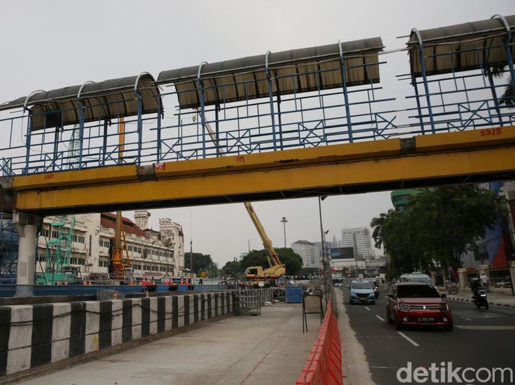 4 JPO Harmoni-Mangga Besar Dibongkar Untuk Proyek MRT Jakarta