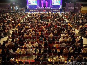 Antusias Banget! Ribuan Mahasiswa Ikut #DemiIndonesia Goes To Campus Unair
