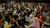 Ada serangkaian sesi yang bakal disuguhkan di #DemiIndonesia Goes to Campus Unair. Mulai dari sesi #DemiIndonesia Berani, #DemiIndonesia Berani Bergerak hingga #DemiIndonesia Berani Berekspresi.  