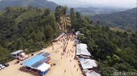 Aua Sarumpun Geopark tidak kalah indah dengan destinasi wisata lainnya. Sebutan negeri di atas awan pun cocok disematkan untuk tempat ini.