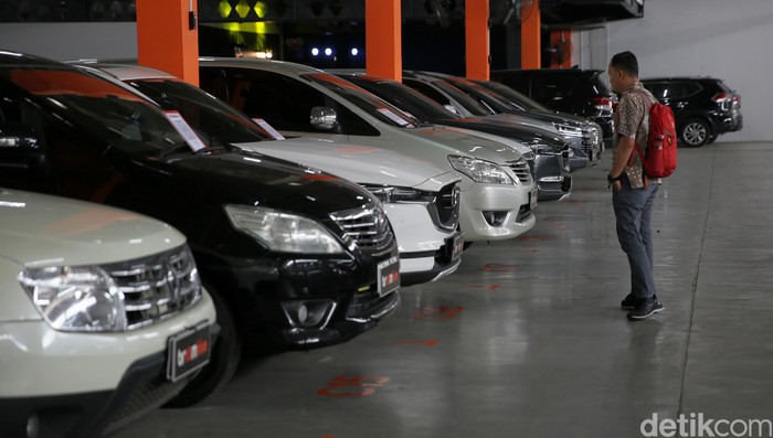 Platform ekosistem showroom mobil bekas, Broom.id meluncurkan dealer BroomHive di Jatiasih. Peresmian showroom dihadiri Walikota Bekasi Tri Adhianto Tjahyono.