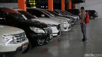 Outlet BroomHive ini mampu penampung sekitar 200 mobil, sehingga memudahkan konsumen untuk mengakses berbagai pilihan mobil bekas dari sekitar 5.000 mitra showroom Broom yang tersebar di Jabodetabek, serta Yogyakarta dan Surabaya.  