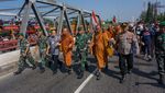Diiringi TNI-Polri, Biksu Thailand Sudah Sampai di Pekalongan