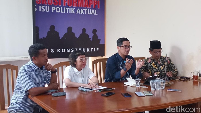 Febri Diansyah saat mengikuti diskusi di Formappi, Jakarta Timur.