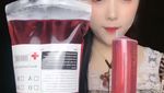 Merinding! 10 Food Vlogger Ini Nekat Mukbang Makanan Ekstrem