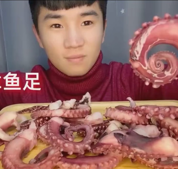 Food vlogger mukbang makanan ekstrem Merinding! 10 Food Vlogger Ini Nekat Mukbang Makanan Ekstrem