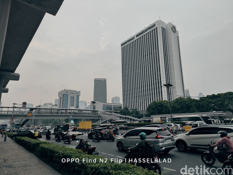Hasil foto Oppo Find N2 Flip