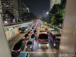 Hiruk Pikuk Jakarta dalam Bidikan Kamera Oppo Find N2 Flip