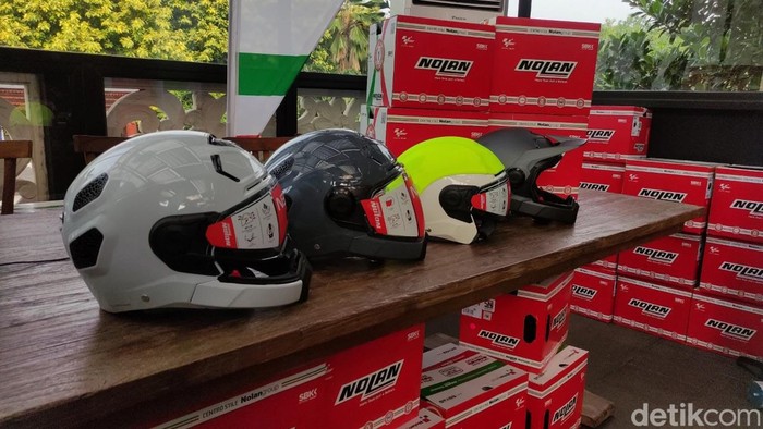 Helm Nolan N30-4 Series meluncur di Indonesia.