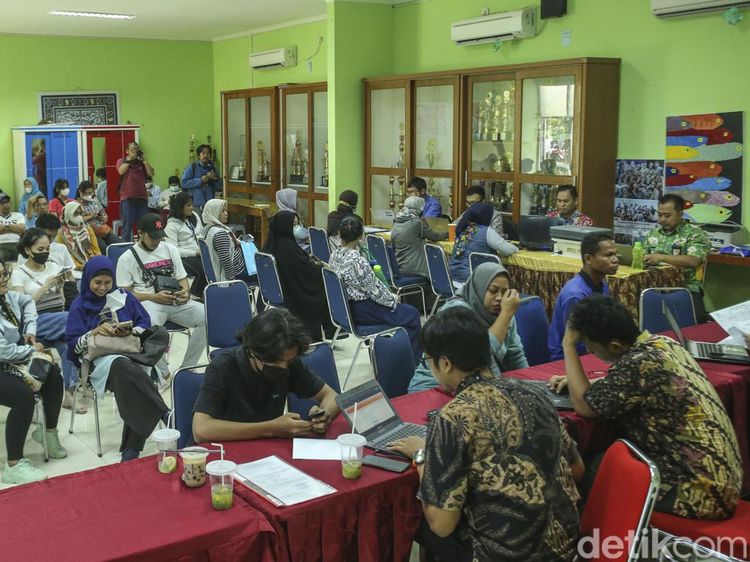 Intip Suasana PPDB 2023 di SMAN 70 Jakarta