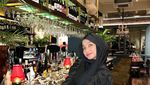 Momen Isna Anggita Sari, Kembaran Oklin Fia yang Hobi Nongkrong di Bar