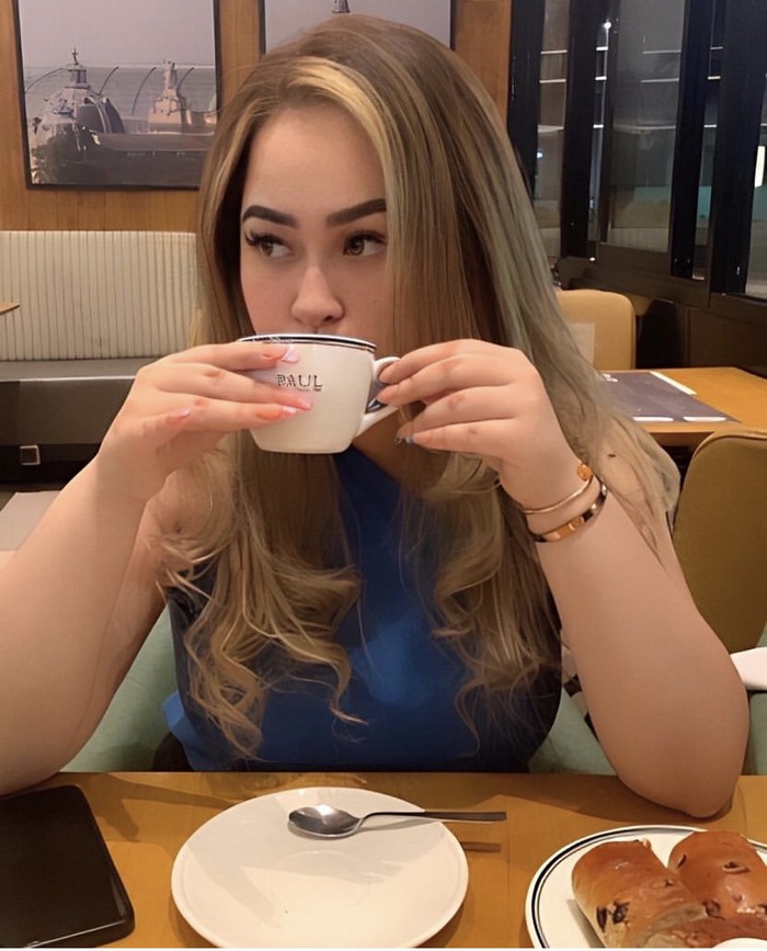 Kakak Rebecca Klopper, Jessica Klopper Tampil Cantik Saat Ngopi dan Piknik Kakak Rebecca Klopper, Jessica Klopper Tampil Cantik Saat Ngopi dan Piknik