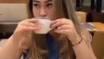 Kakak Rebecca Klopper, Jessica Klopper Tampil Cantik Saat Ngopi dan Piknik