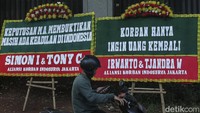 Mahkamah Agung memvonis bos Koperasi Simpan Pinjam (KSP) Indosurya, Henry Surya dengan hukuman 18 tahun penjara. Henry juga diwajibkan membayar denda Rp 15 miliar subsider 8 bulan kurungan. Ia sebelumnya sempat divonis lepas. 