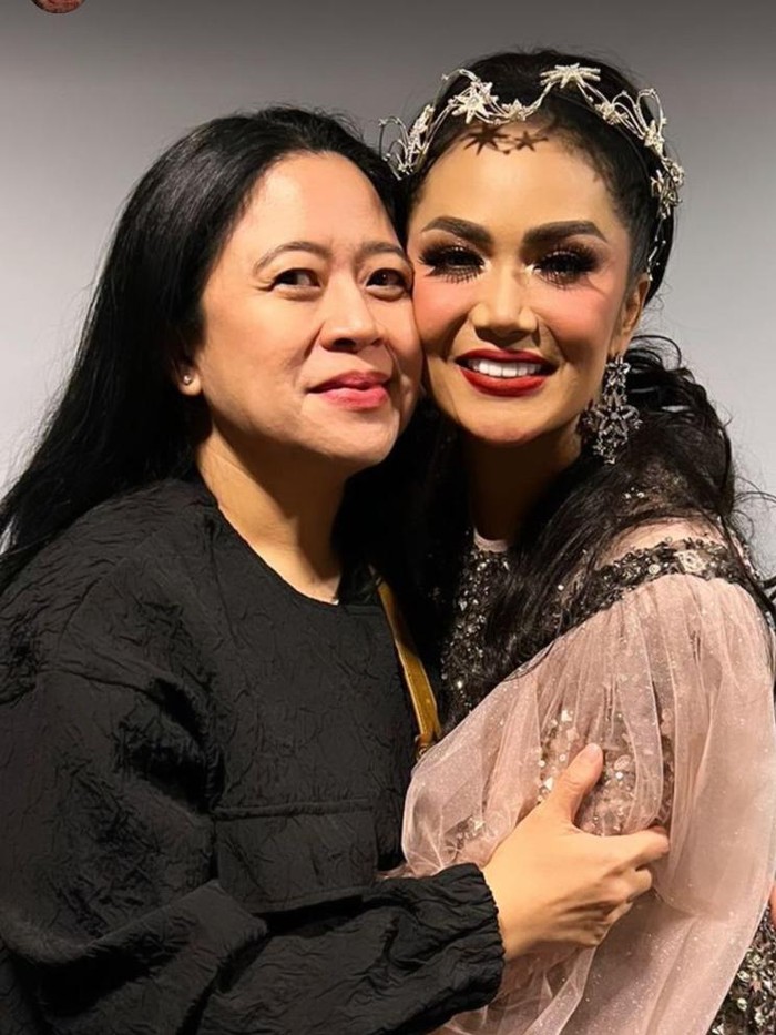 Kris Dayanti dan Puan Mahari dalam Instagram.