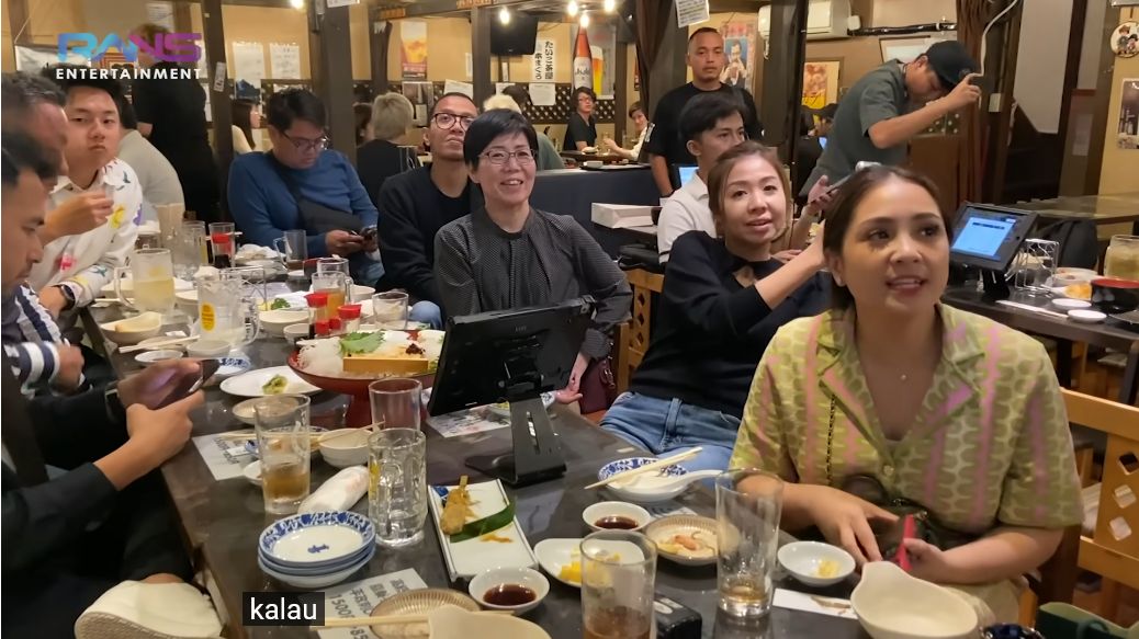 Raffi Ahmad dan Nagita Slavina ikut lelang tuna di restoran Taiko Chaya, Nihonbashi Bakurocho, Chuo-ku, Tokyo