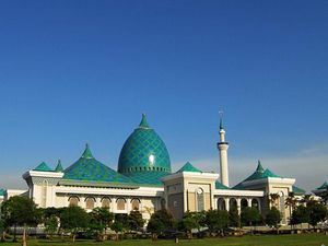 5 Masjid Besar di Surabaya untuk Salat Idul Adha 2024