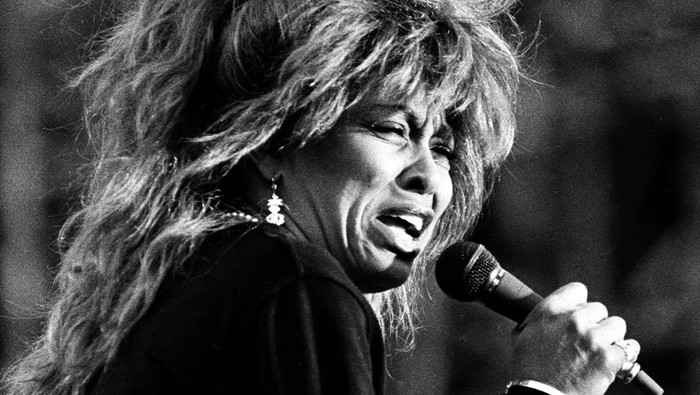 FILE PHOTO: Tina Turner performs during her world tour 87 at the summer open air concert in Hamburg, Germany July 3, 1987.  REUTERS/Michael Urban/File Photo  BEST QUALITY AVAILABLE     TPX IMAGES OF THE DAY